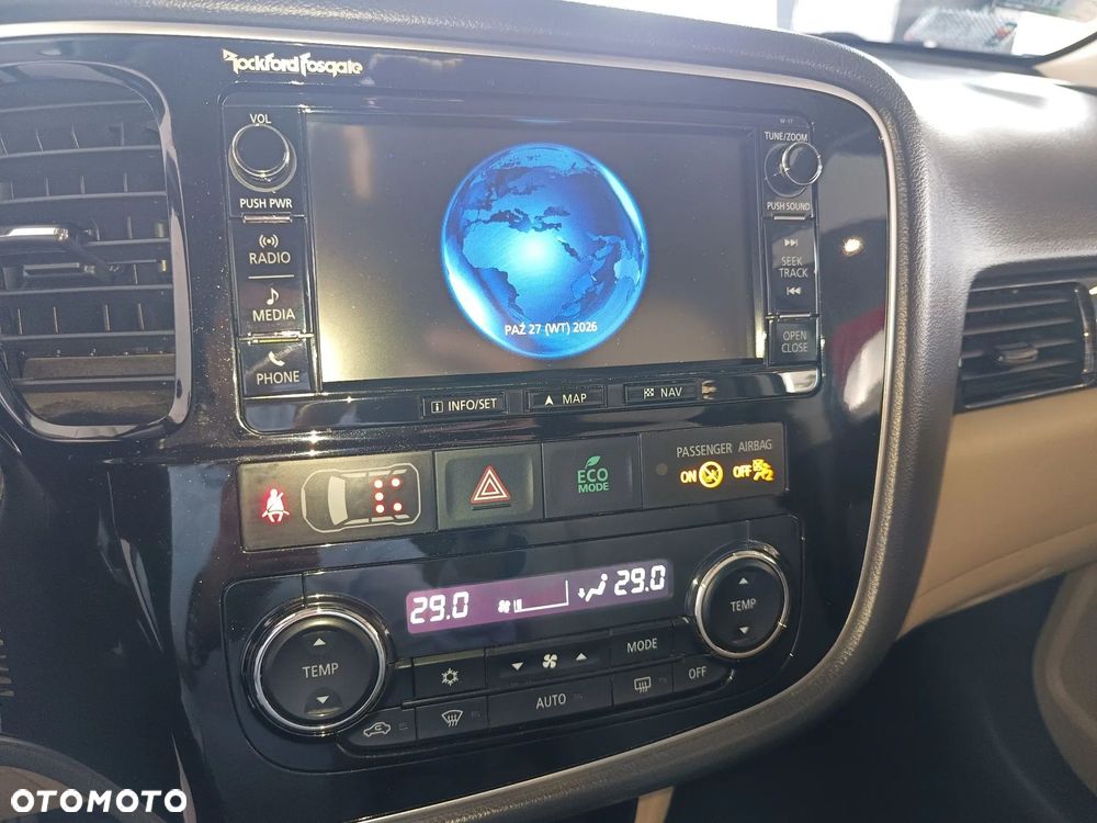 Mitsubishi Outlander - 16