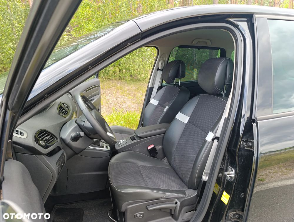 Renault Scenic 1.6 dCi Energy Bose - 24