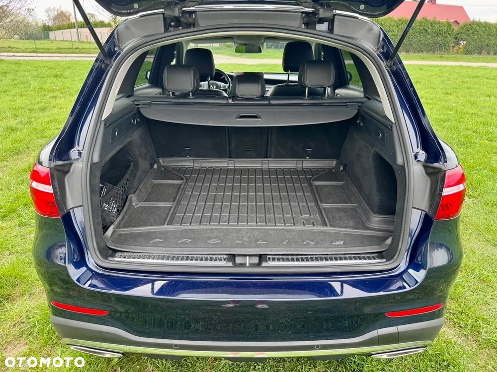 Mercedes-Benz GLC 250 4Matic 9G-TRONIC AMG Line - 31