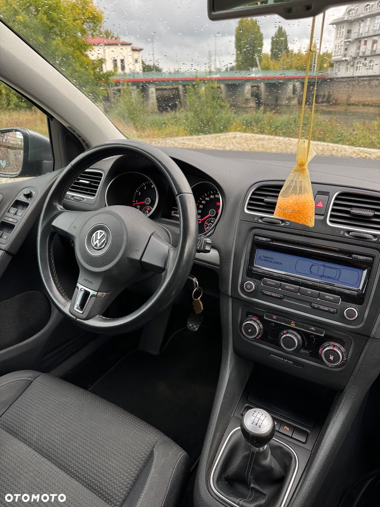 Volkswagen Golf - 10