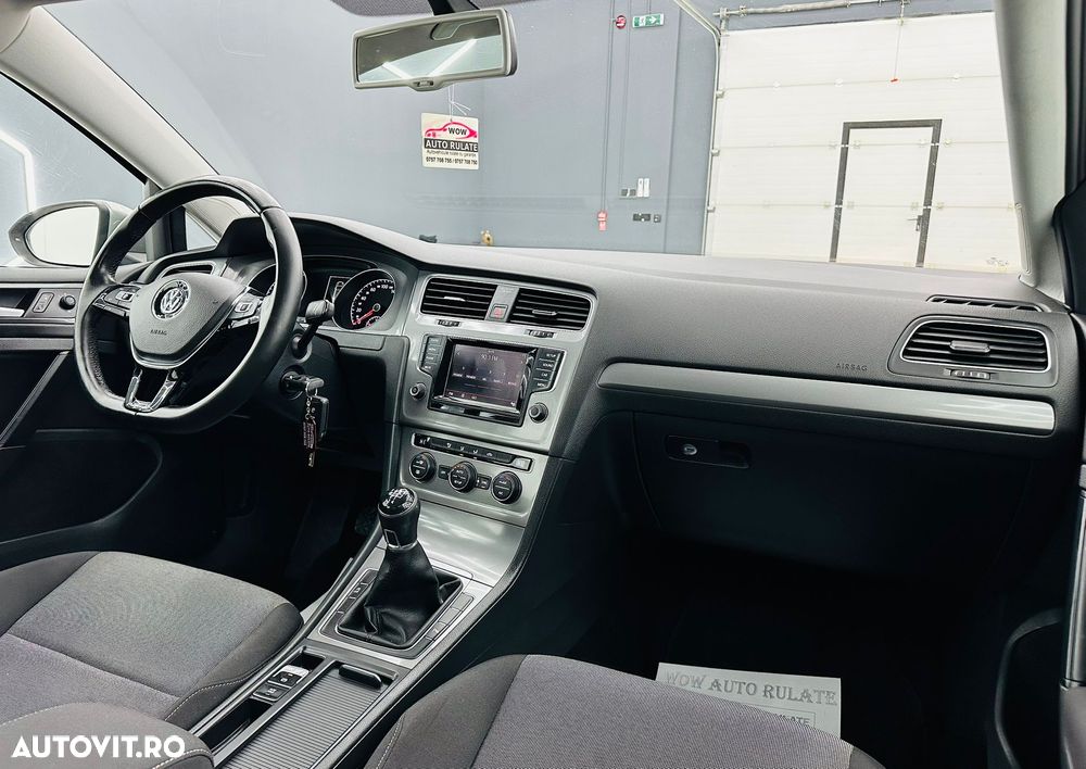 Volkswagen Golf 1.6 TDI BlueMotion Technology Comfortline - 21