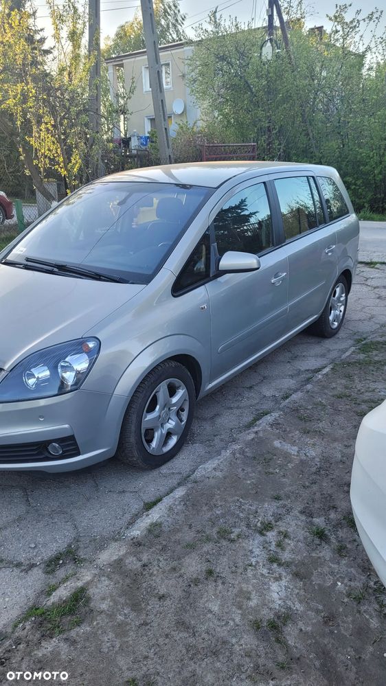Opel Zafira 2.2 Enjoy - 2
