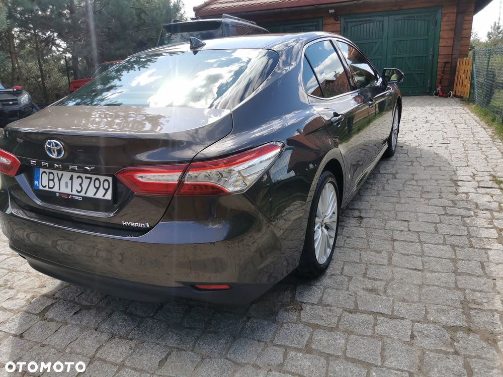 Toyota Camry - 6