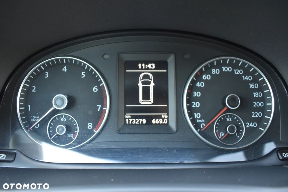 Volkswagen Touran - 5