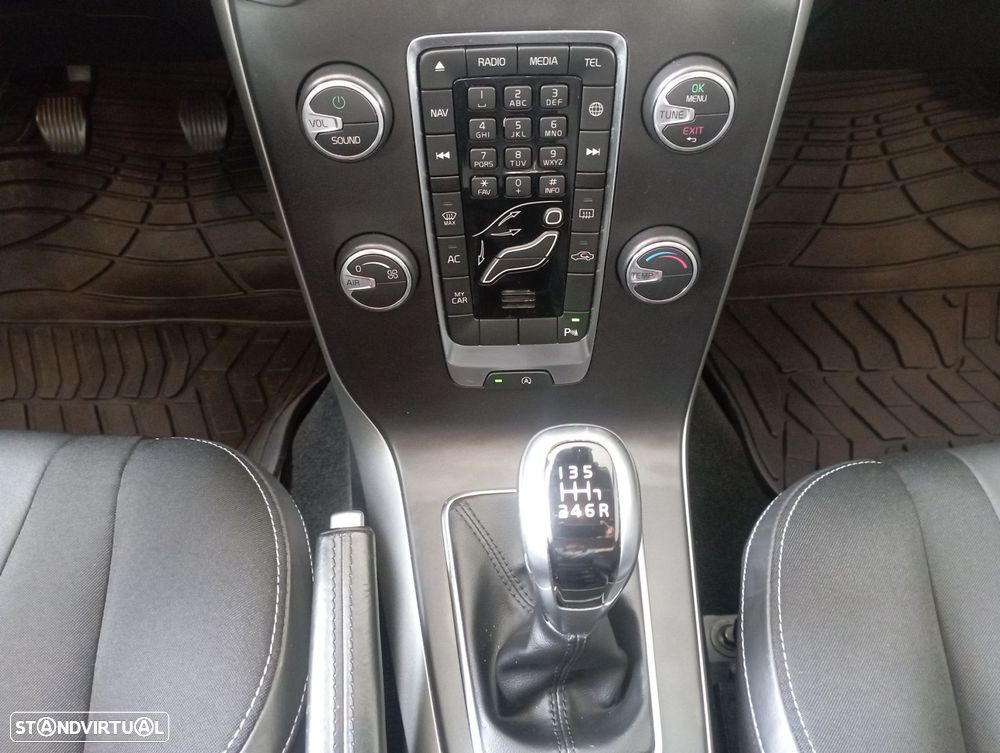 Volvo V40 2.0 D2 Momentum - 8