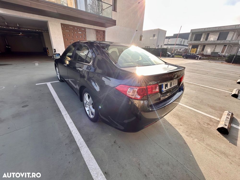 Honda Accord 2.0i MT Lifestile - 9