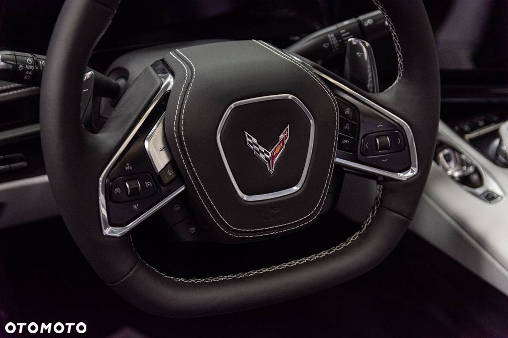 Chevrolet Corvette - 17