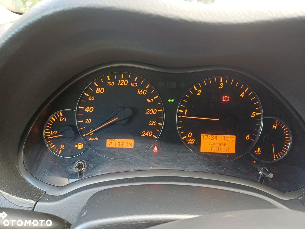 Toyota Avensis - 5
