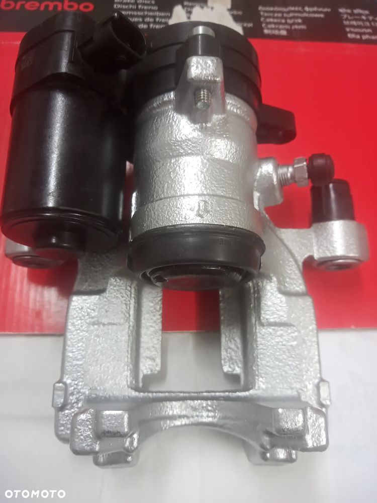 ZACISK HAMULCOWY VW PASSAT B5 B6 B7 B8 CC TIGUAN SHARAN ARTEON ALHAMBRA GOLF VII AUDI A6C6 C5 C7 A4 B8 A8 D3 D4,Q3,Q5,A5,MAZDA CX5 CX7 CX9 MAZDA 6, VOLVO S60 V60 XC60 XC70 V70 S80 HYUNDAI i40,i30,KONA TUCSON KIA SPORTAGE CEED, PROCEED OPTIMA LANCIA THESIS FORD MONDEO MK4,MK5,V, FUSION GALAXY S-MAX KUGA 2 ,3 ESPACE ,EDGE,BENTLEY CONTINENTAL RENAULT SCENIC III MEGANE III TALISMAN SKODA Octavia III Superb III QUAD CF MOTO LIGIER X Too NOVA MICROCAR MC1 MC2 Cargo,IVECO Daily  BMW 5 Mercedes - 7