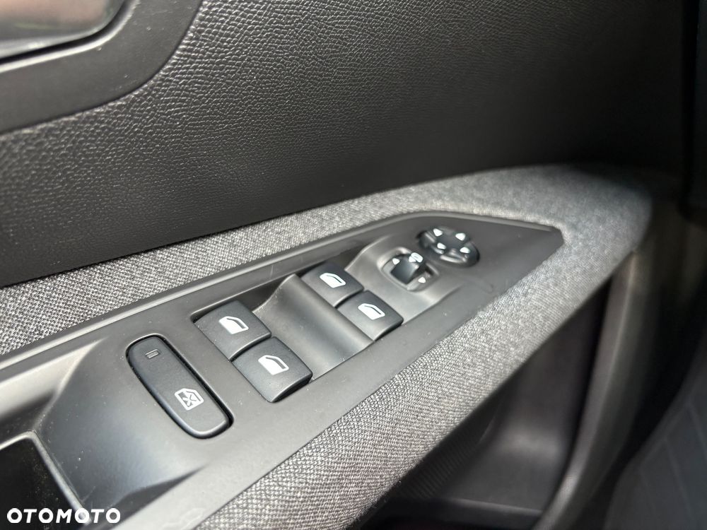 Peugeot 5008 HDI 115 Active - 28