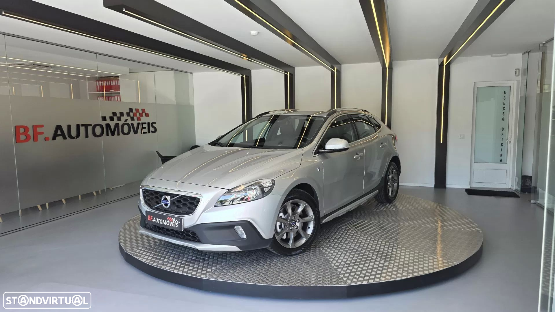 Volvo V40 Cross Country 2.0 D2 VOR Geartronic - 11