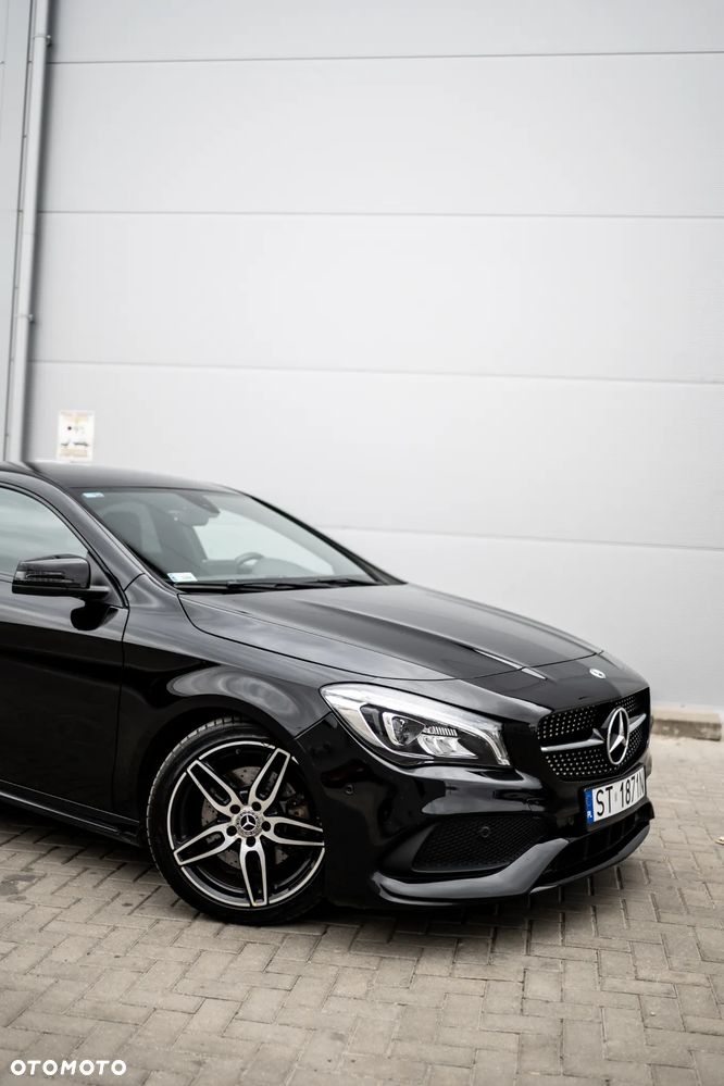 Mercedes-Benz CLA 220 4-Matic AMG Line - 11