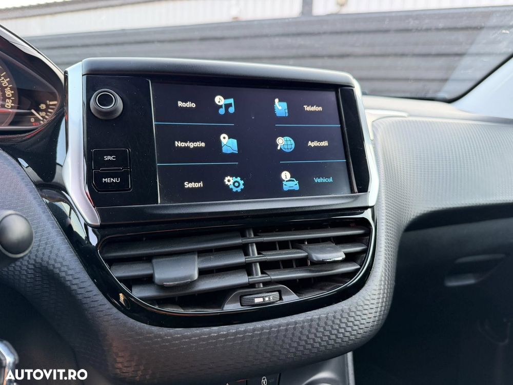 Peugeot 208 1.2 VTi Allure - 10