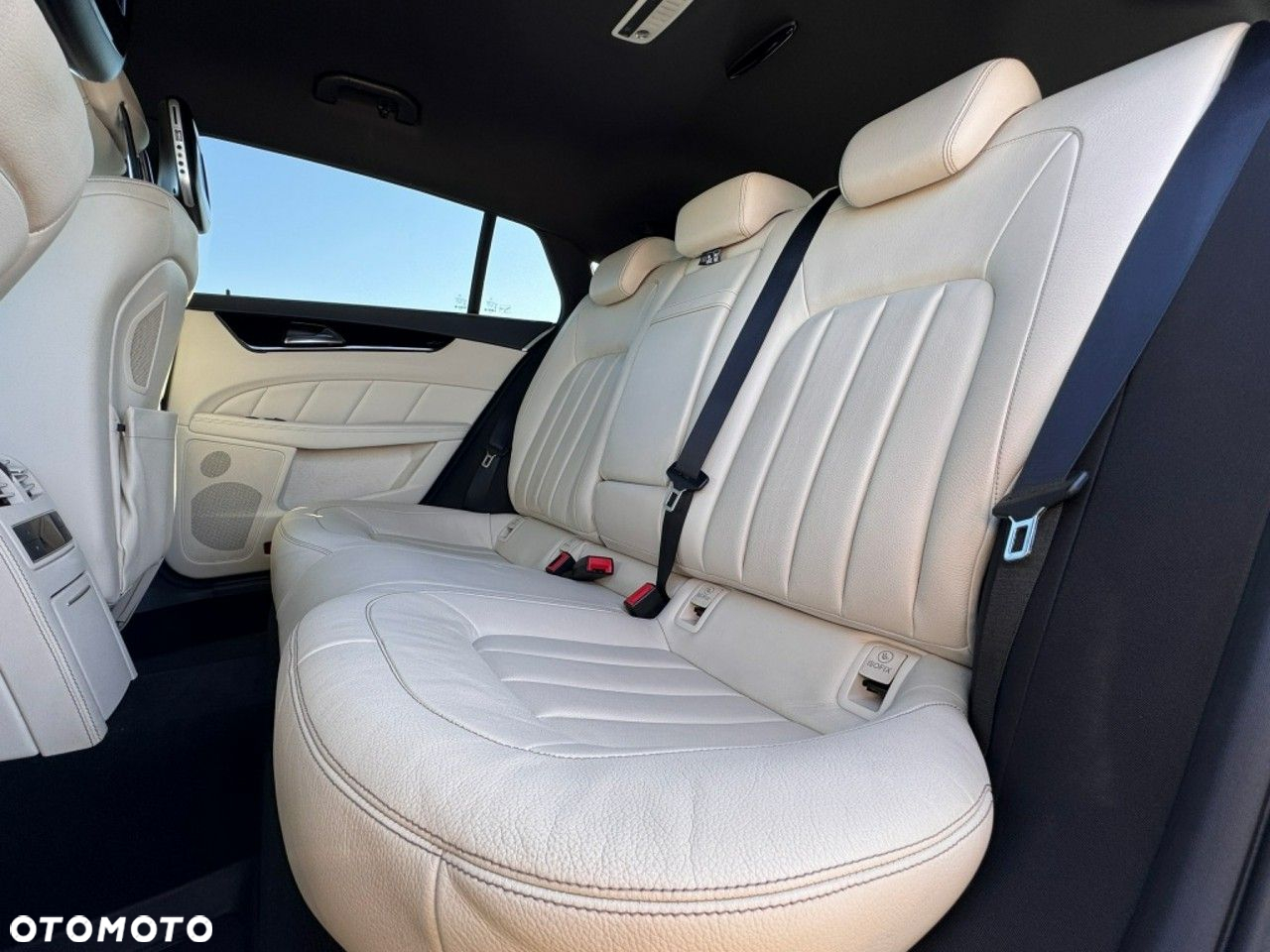 Mercedes-Benz CLS - 22