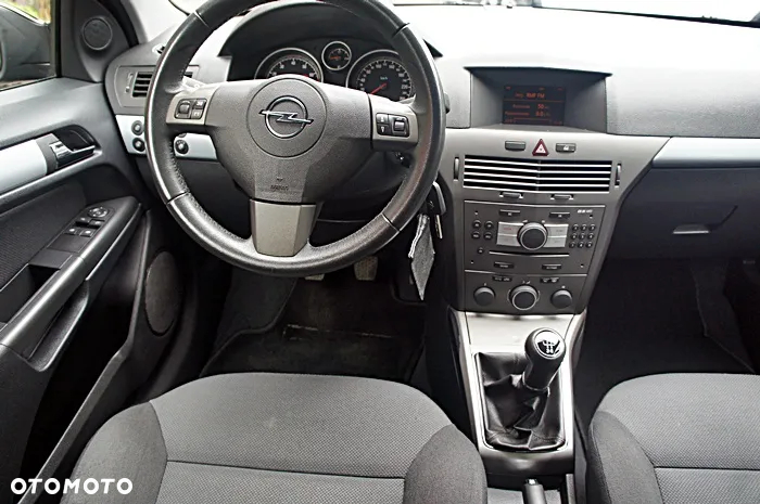 Opel Astra GTC 1.6 - 18