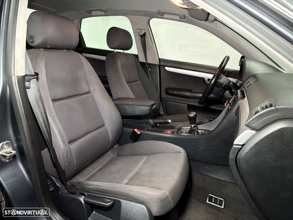 Audi A4 1.6 Sport - 11