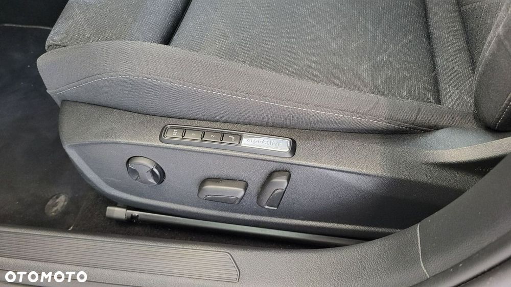 Volkswagen Golf Variant - 12