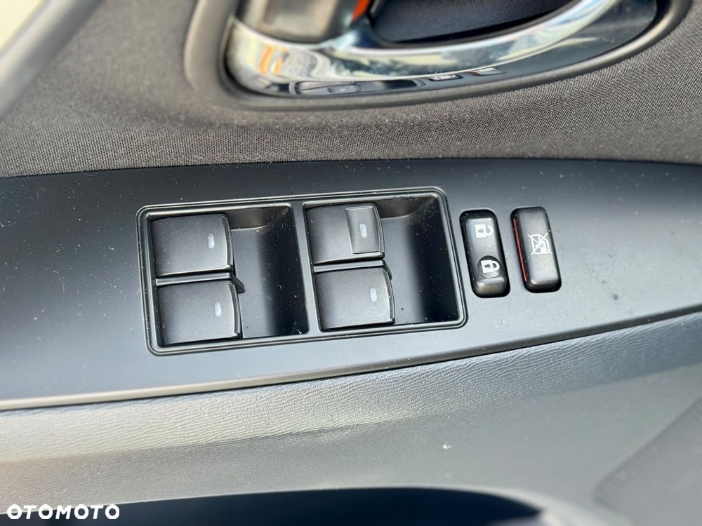 Toyota Avensis 1.8 Sol plus NAVI - 15