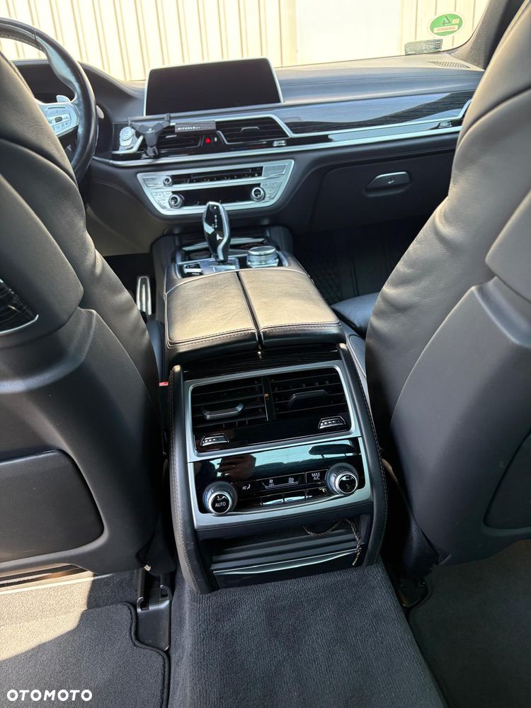 BMW Seria 7 740d xDrive mHEV sport - 13