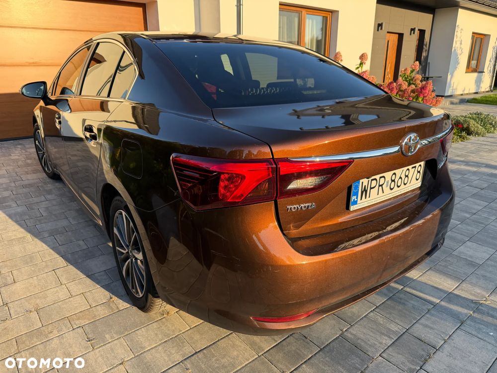 Toyota Avensis 1.8 Premium - 6