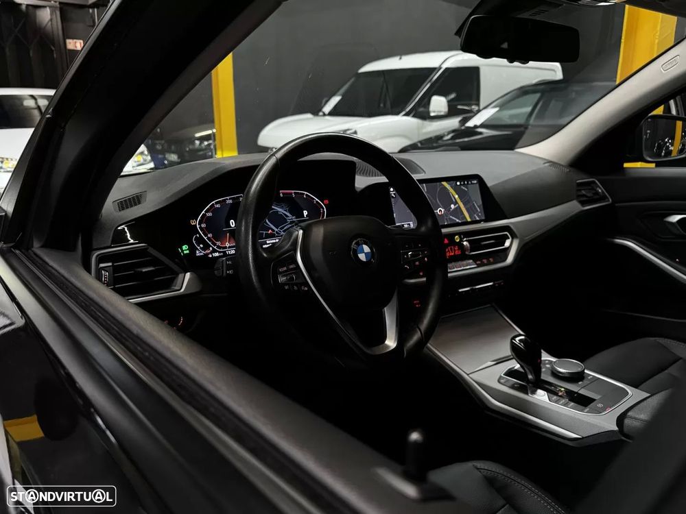 BMW 318 d Touring Auto - 16