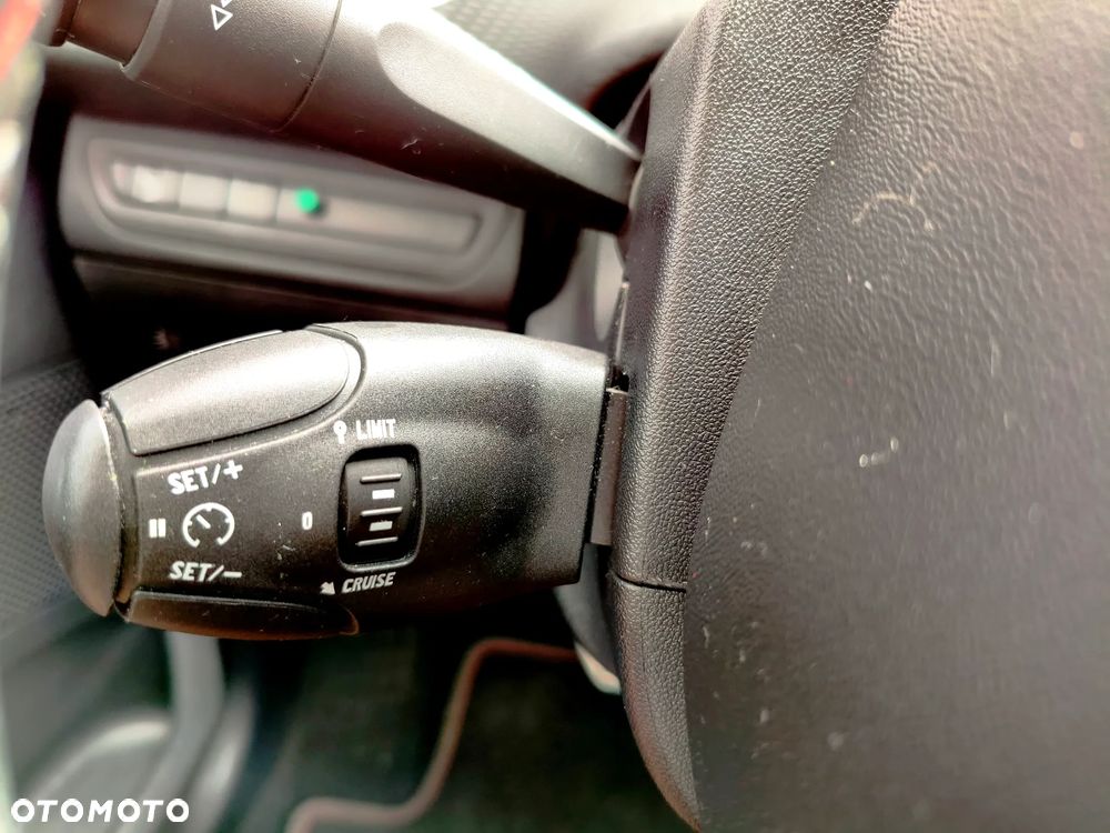 Peugeot 2008 PureTech 110 Stop&Start EAT6 GT-Line Edition - 13
