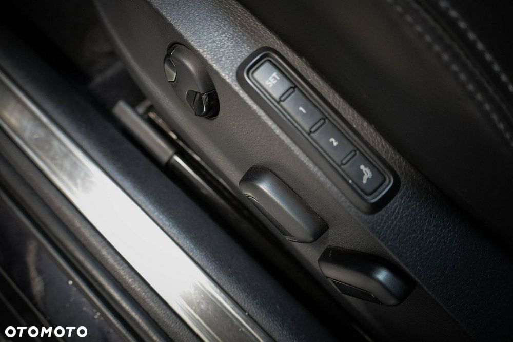 Volkswagen Passat - 17