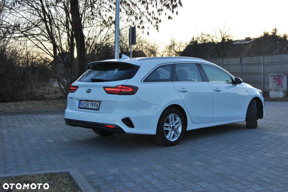 Kia Ceed 1.6 CRDi Vision - 14