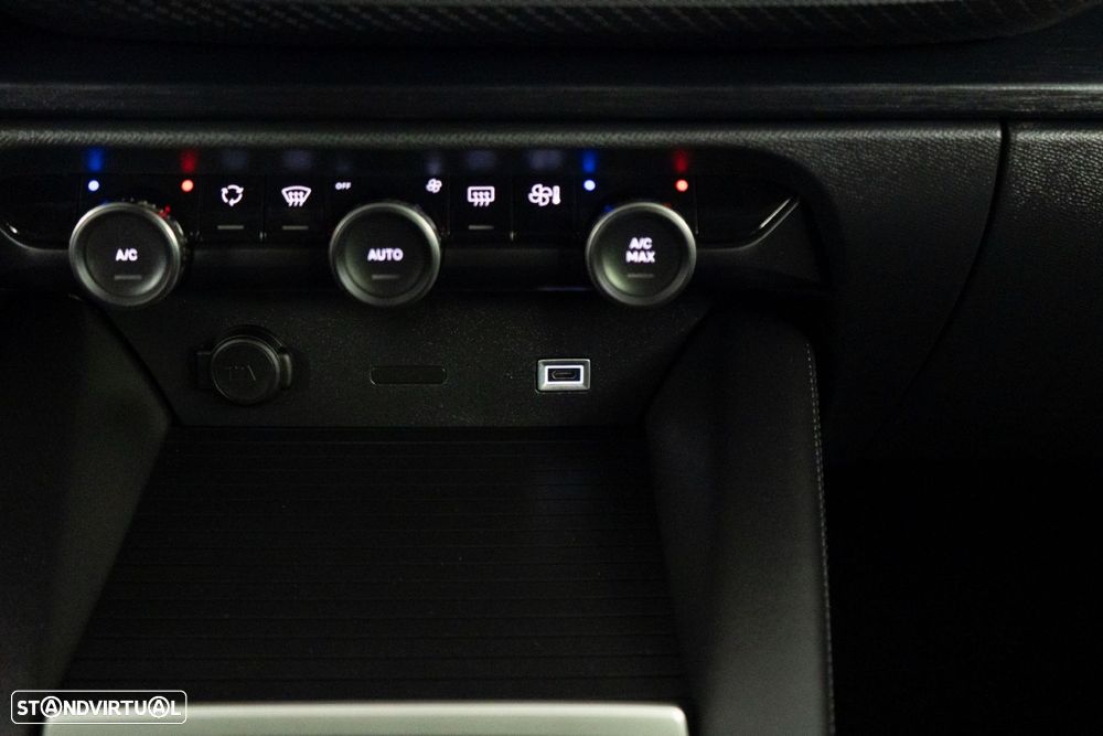 Citroën C5 X 1.6 Hybrid Shine e-EAT8 - 26