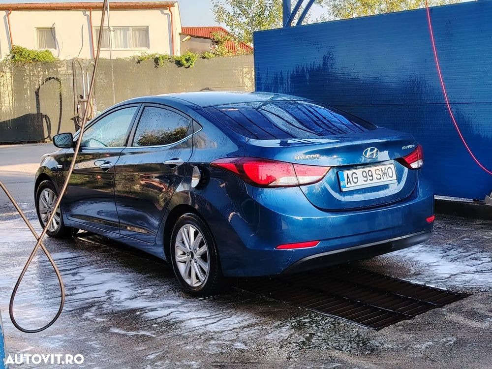 Hyundai Elantra - 7