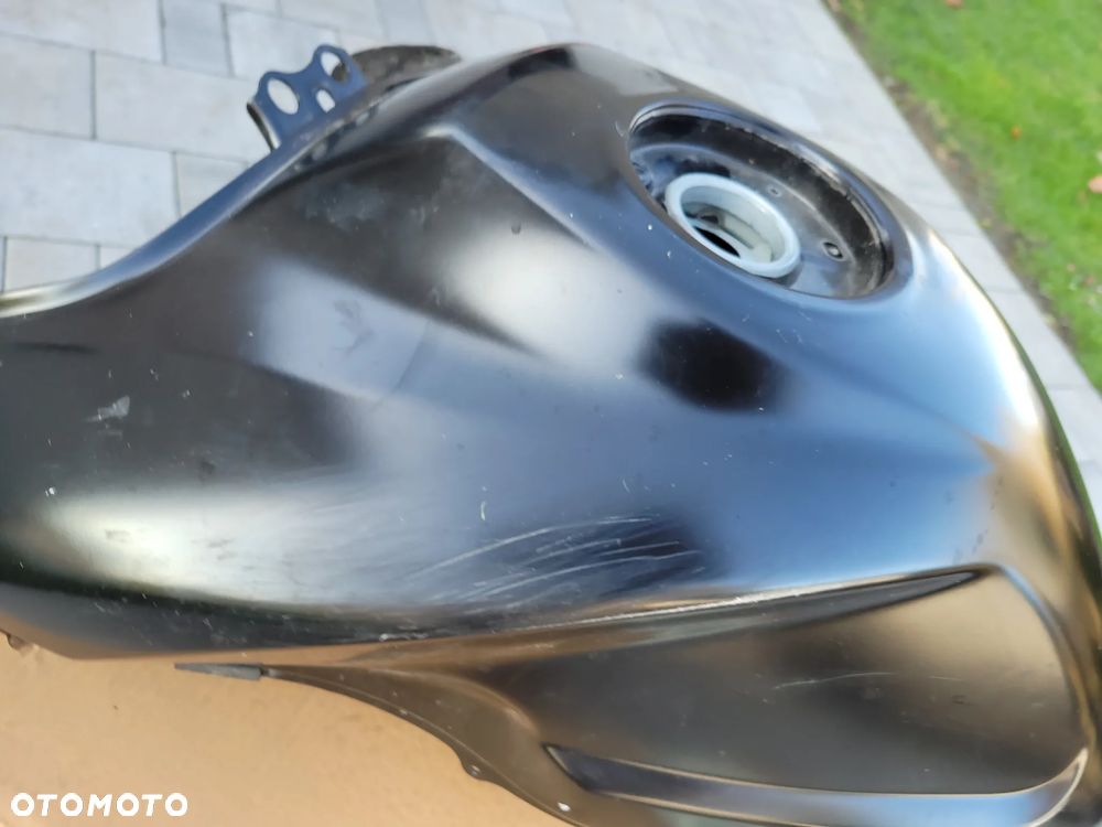 Bak, zbiornik paliwa Honda CB 1000R SC60 - 29