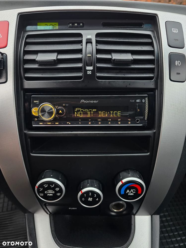 Hyundai Tucson 2.0 2WD Champion - 32