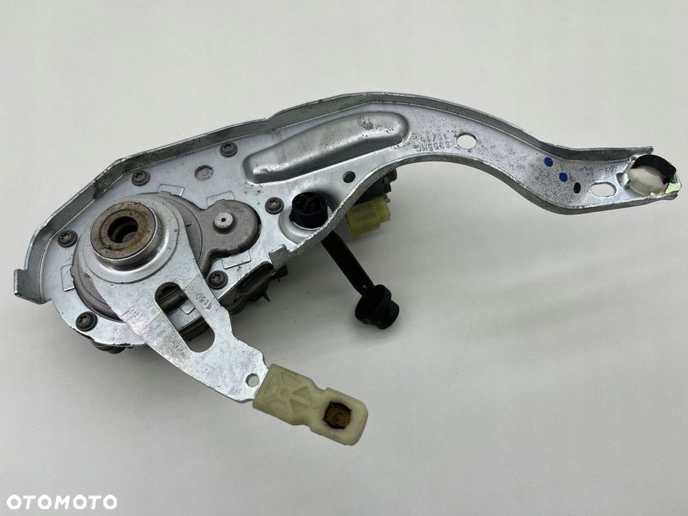 MERCEDES W205 MECHANIZM SILNICZEK TYLNEJ KLAPY A2058200042 - 5