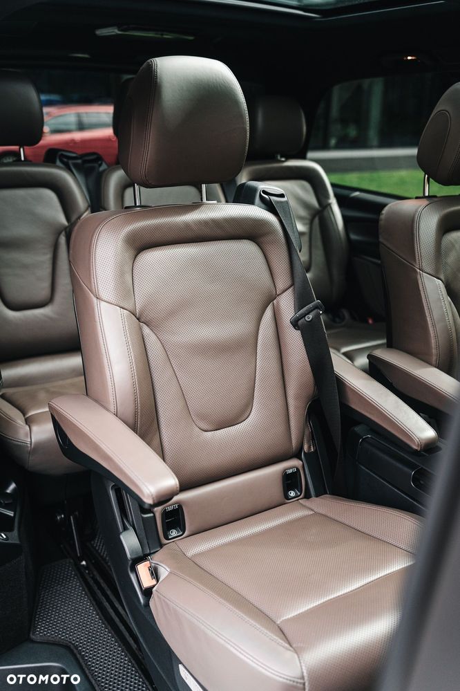 Mercedes-Benz Klasa V - 21