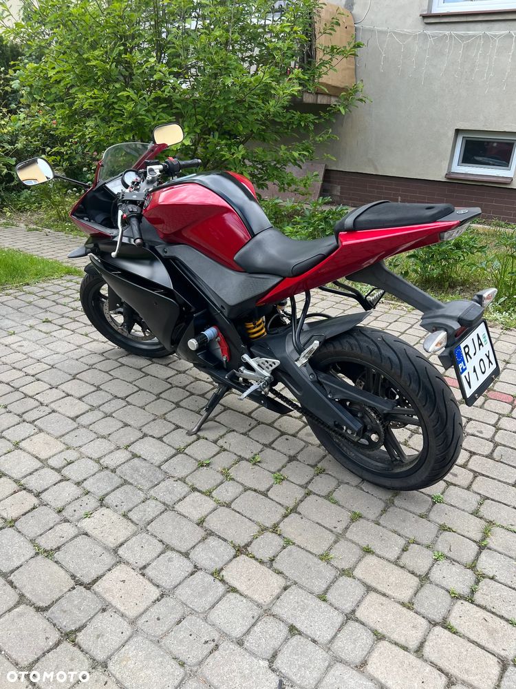 Yamaha YZF - 6