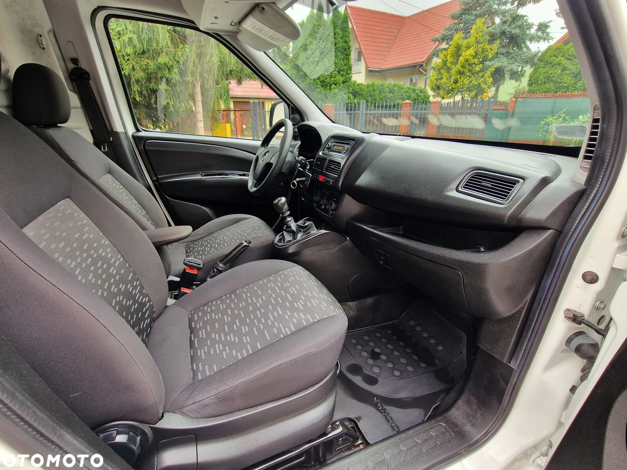 Opel COMBO - 22