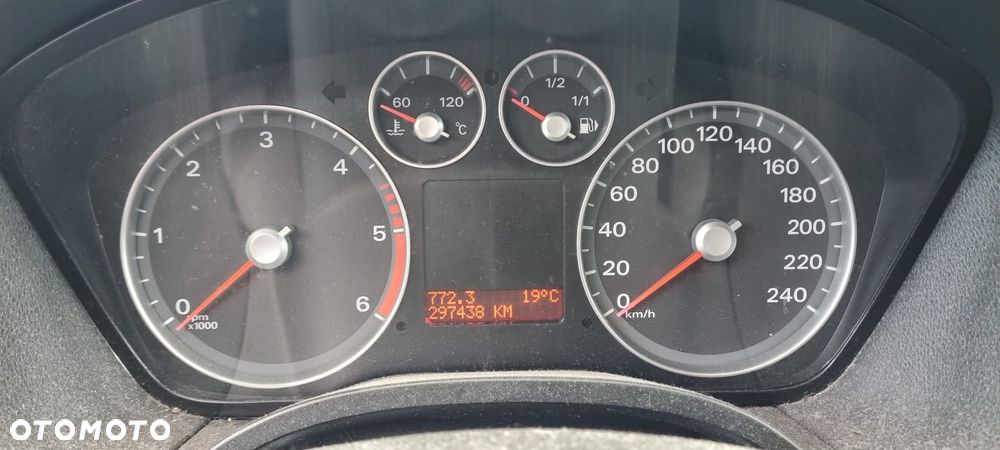 Ford Focus 1.6 TDCi Ambiente DPF - 10