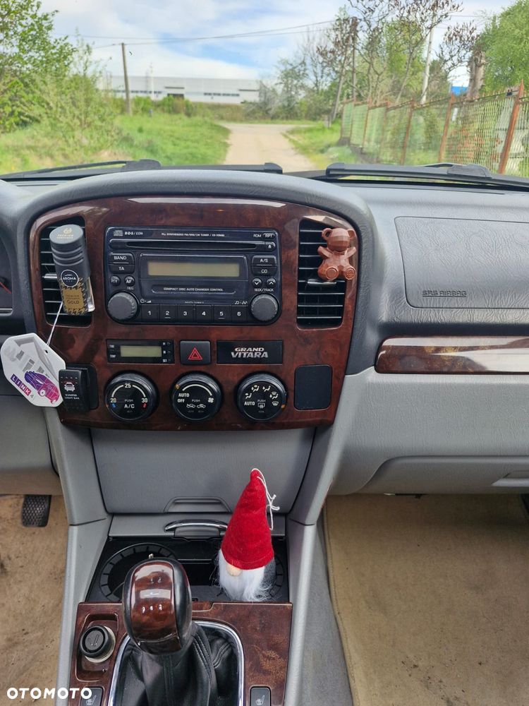 Suzuki Grand Vitara 2.7 V6 - 26