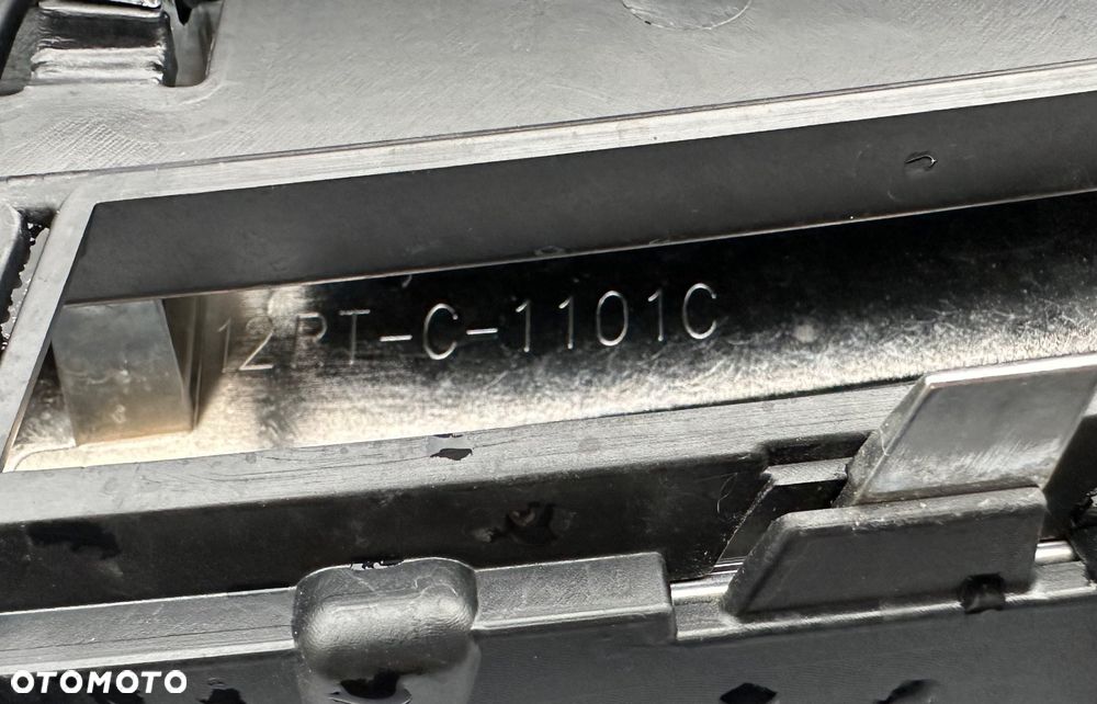 LANCIA VOYAGER 2011 - 2017 ATRAPA GRILL CHROM LOGO ZDERZAK ORYGINAŁ OE - 11