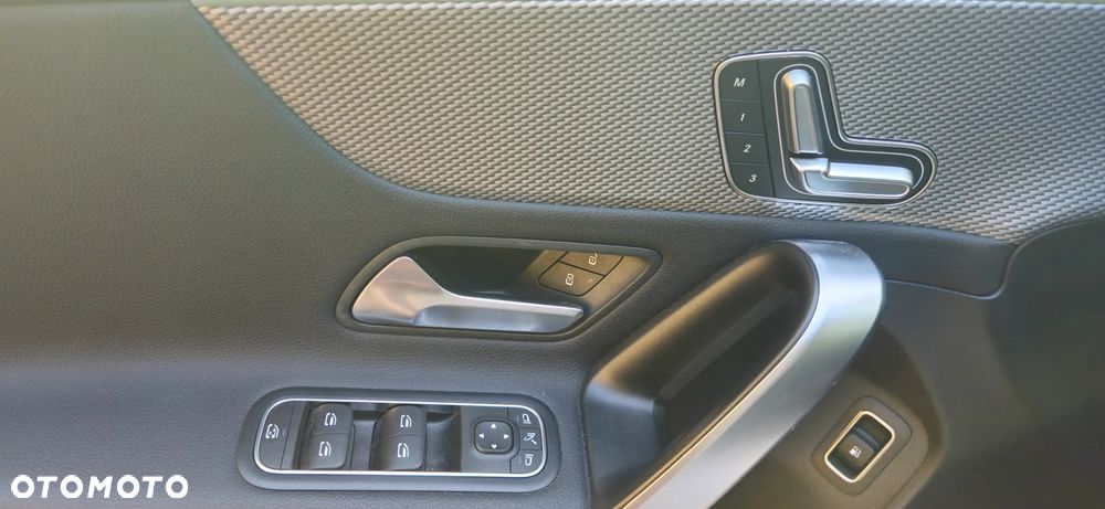 Mercedes-Benz Klasa A 250 e PHEV AMG Line 8G-DCT - 10
