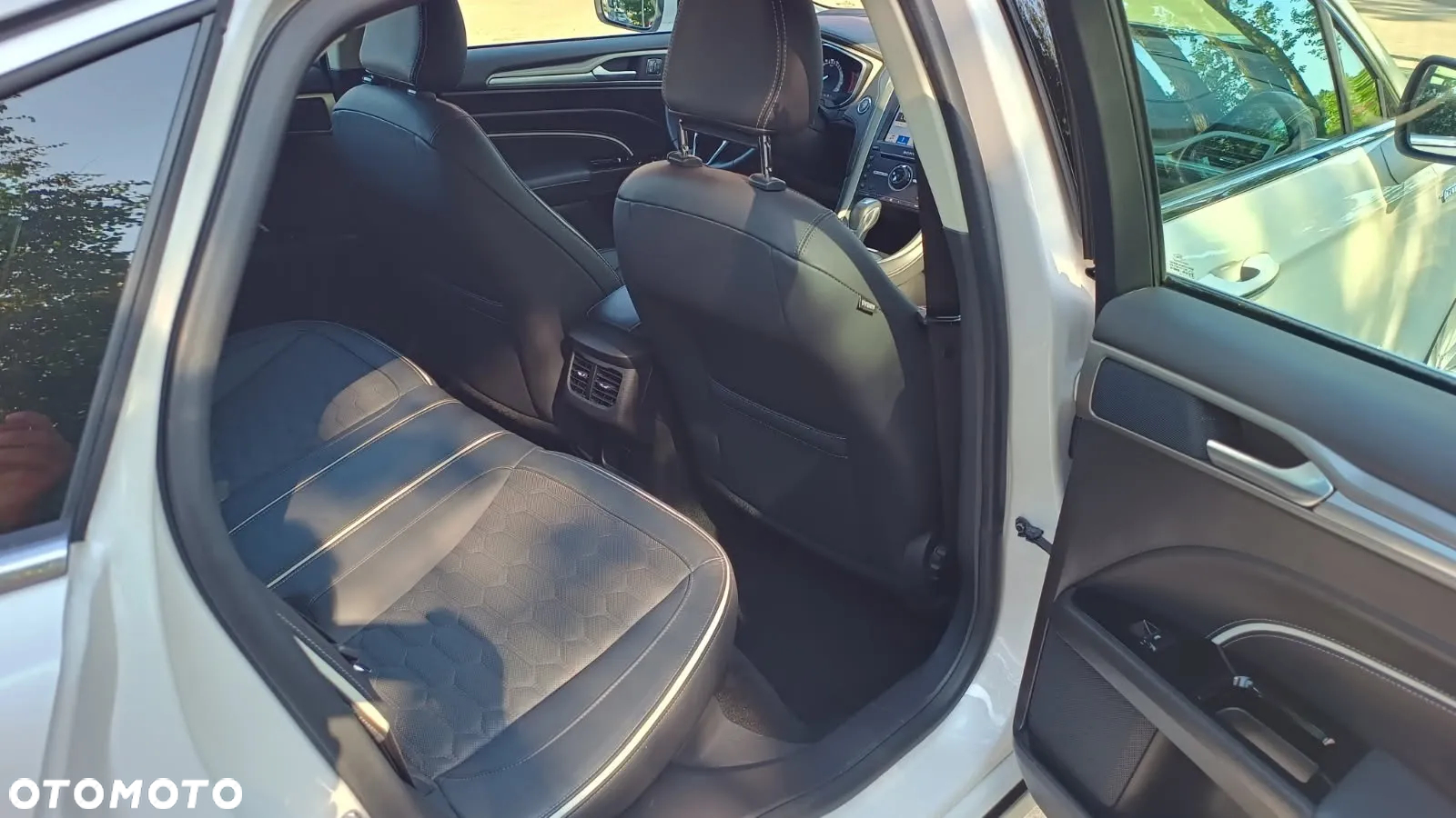 Ford Mondeo Vignale 2.0 Hybrid - 22