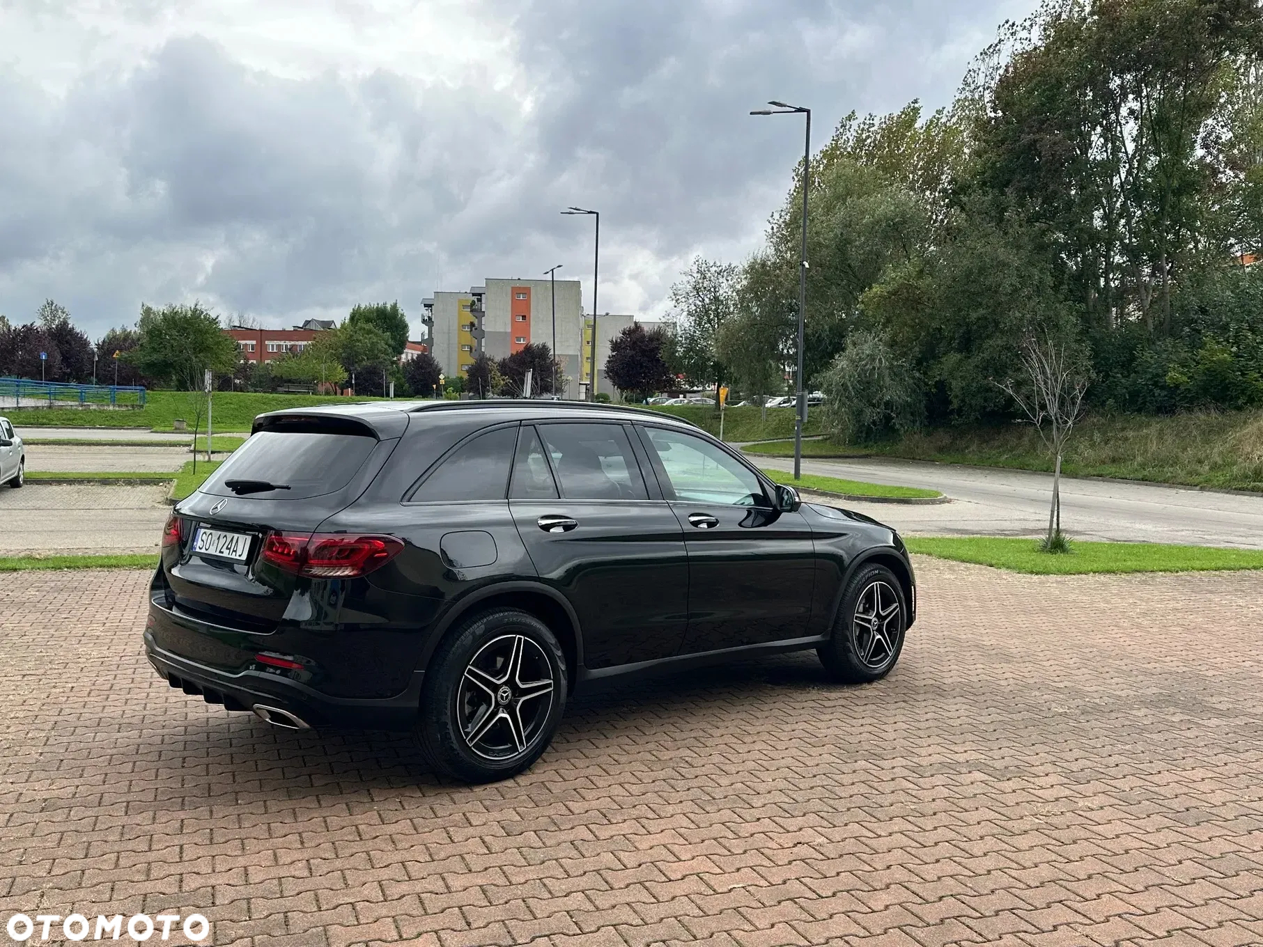 Mercedes-Benz GLC 200 4Matic 9G-TRONIC AMG Line - 13