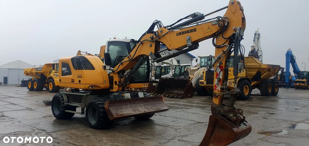 Liebherr A910 Compact - 5