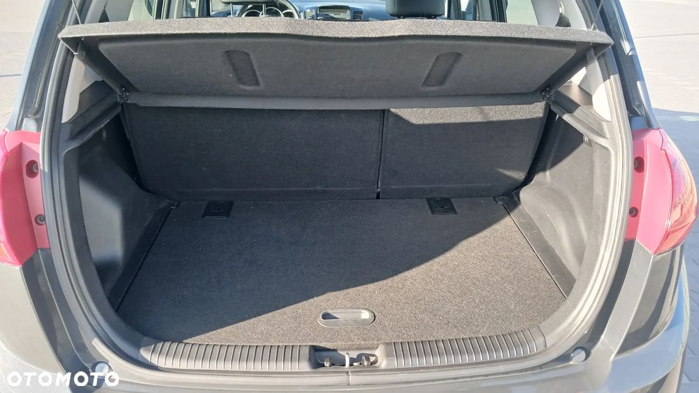Kia Venga 1.6 Business Line - 11