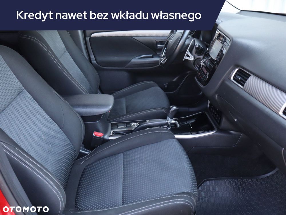 Mitsubishi Outlander - 11