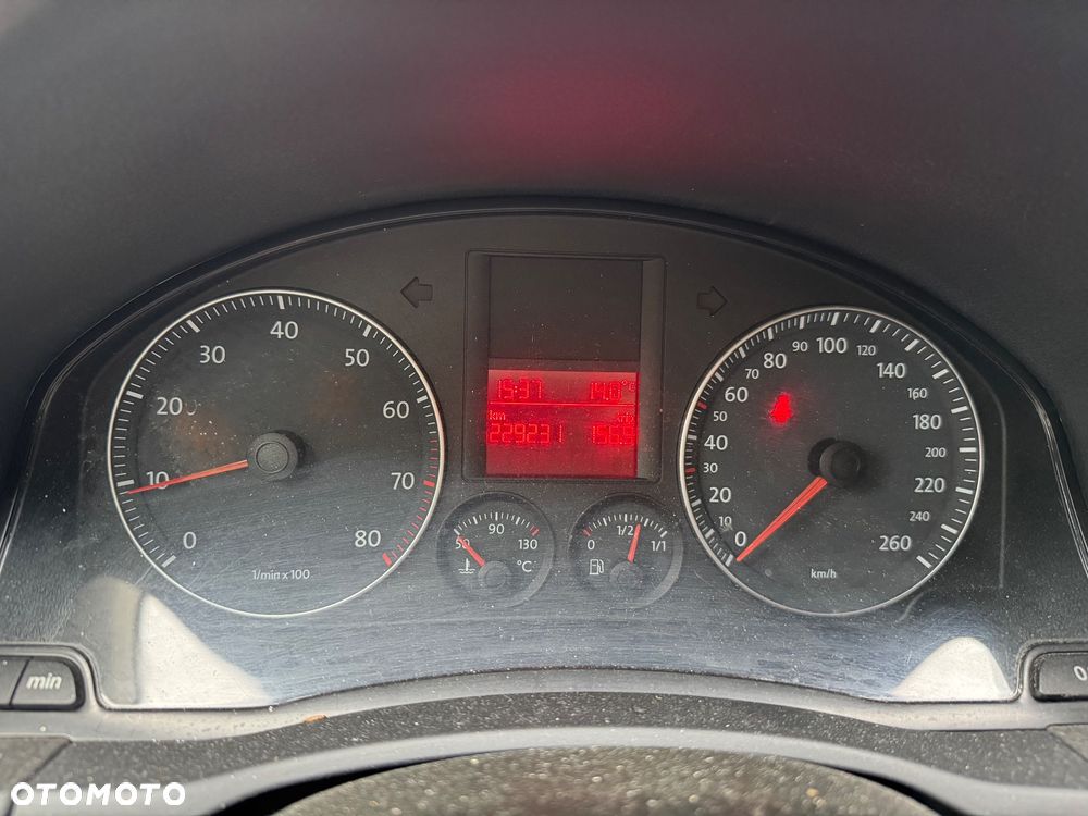 Volkswagen Golf - 10