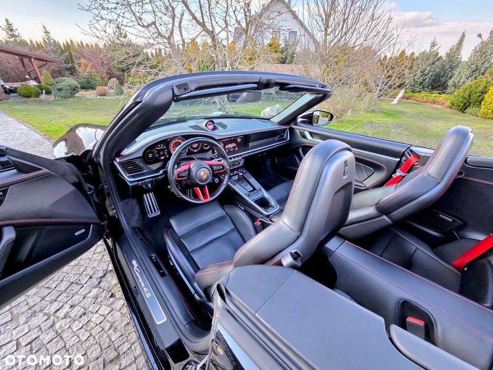 Porsche 911 Carrera 4S - 9