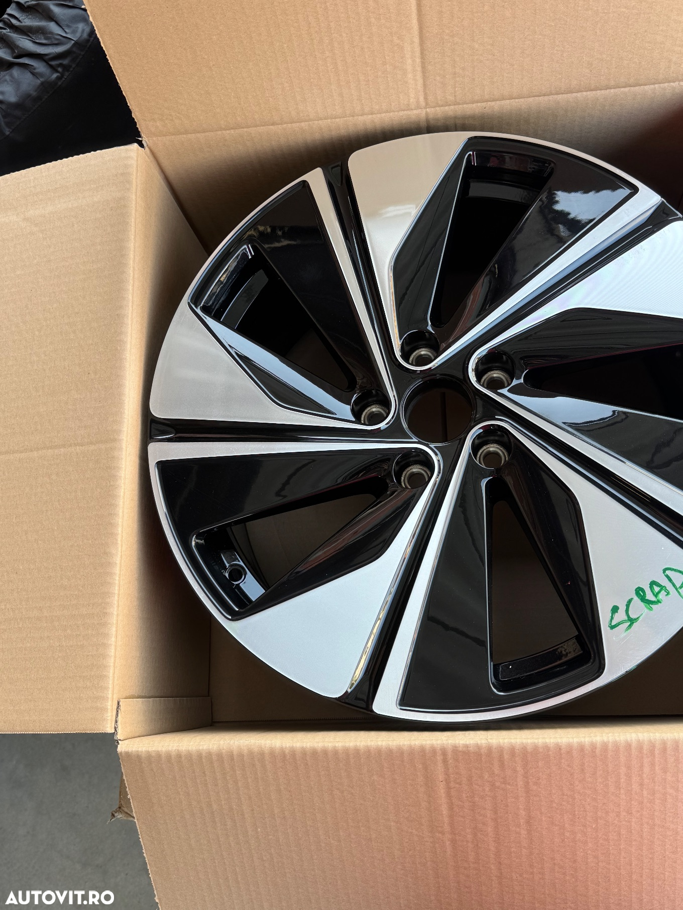 Vând jante originale Volkswagen Tiguan pe 18” noi bicolore - 2
