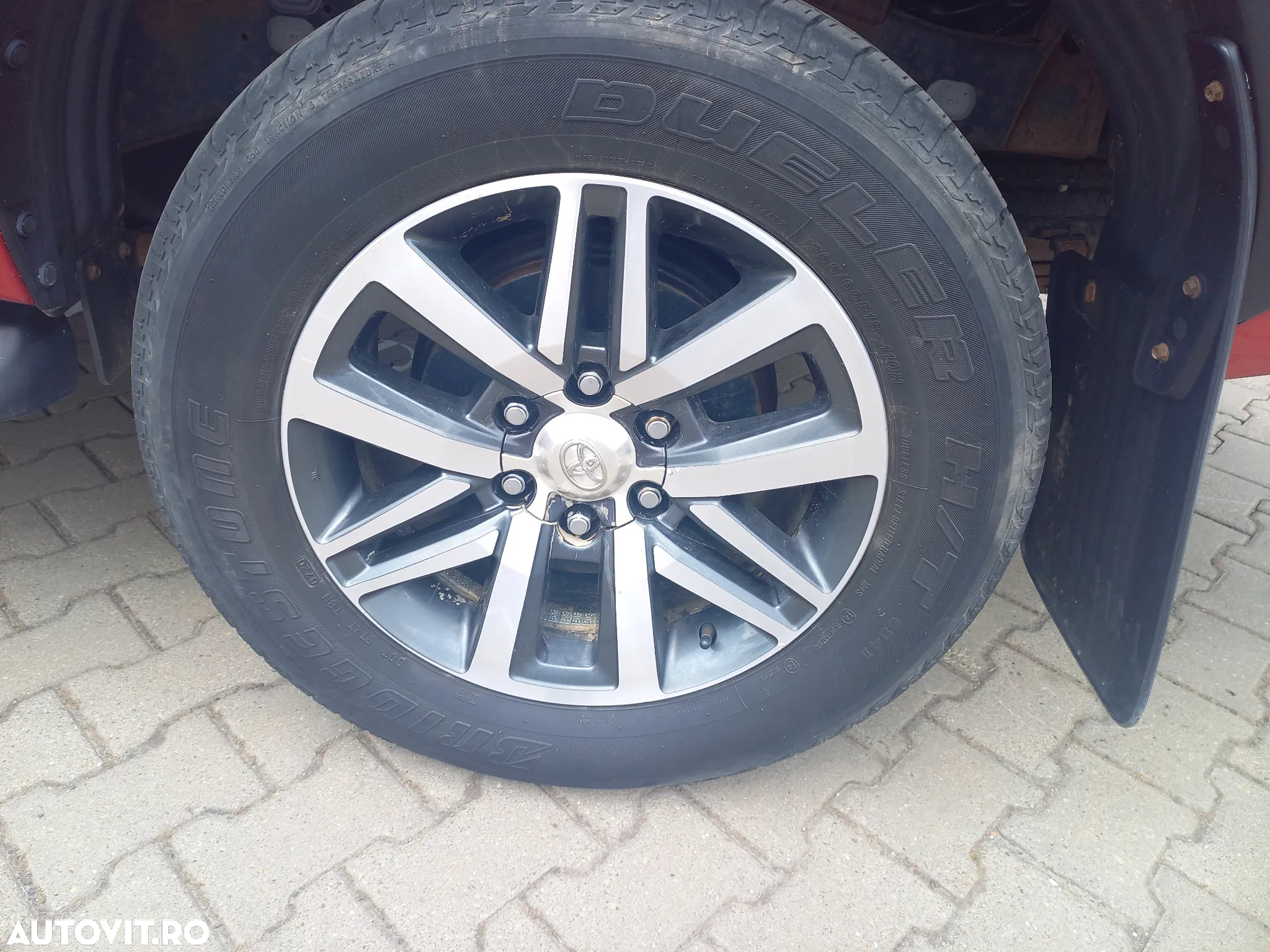 Toyota Hilux 4x4 Double Cab A/T Invincible - 24