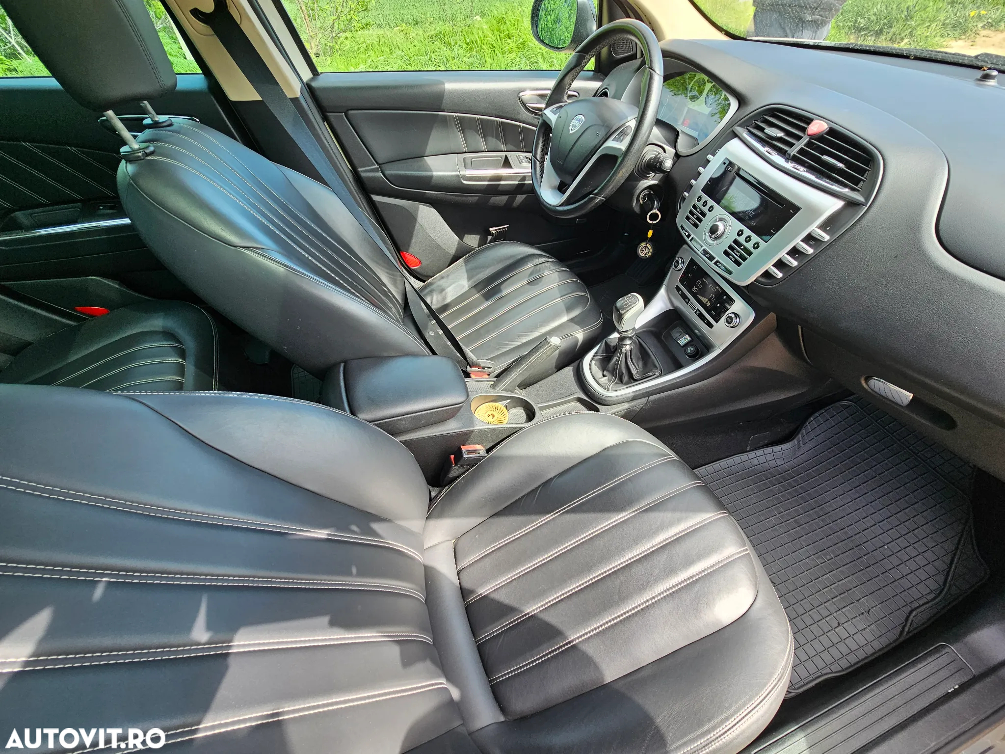 Lancia Delta 1.9 MultiJet Platino - 15